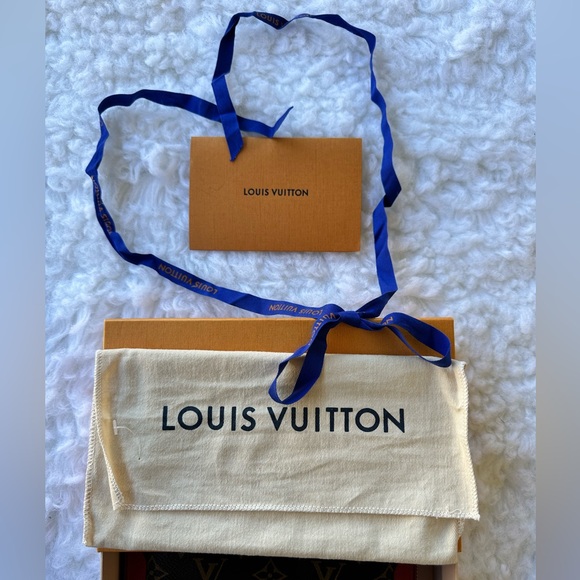 Louis Vuitton Brow and Red Monogram Limited Retro Sarah Wallet w/ Box - Picture 3 of 14